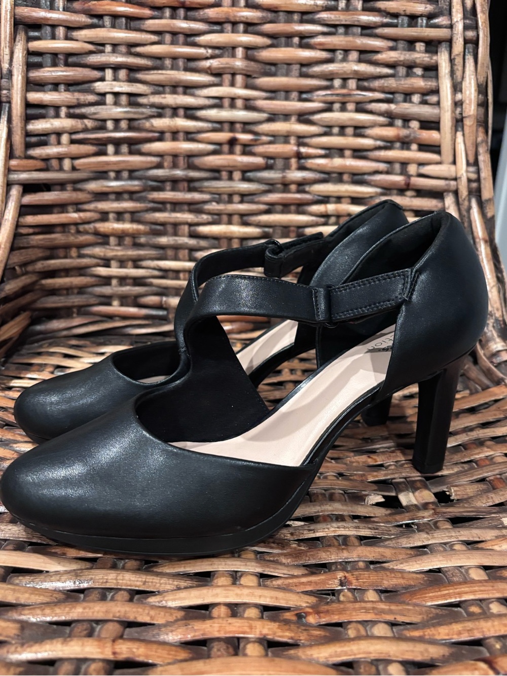 Clarks Black Mary Jane Ankle-Strap Heels in size 11